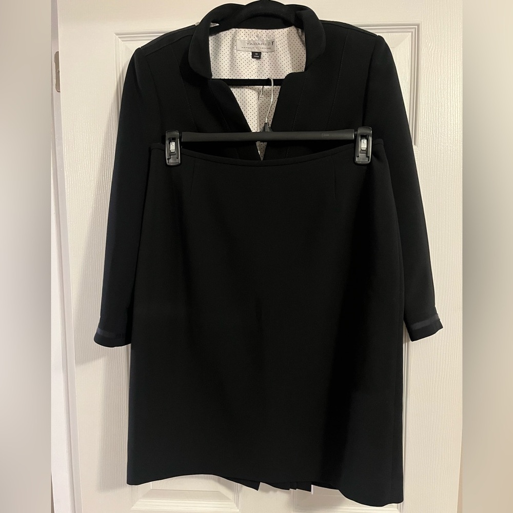 Tahari skirt suit
